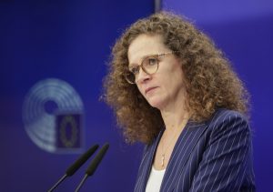 The European Parliament has approved measures cracking down on "crooks" who help sanctioned entities such as Russia evade EU sanctions. (EPA-EFE/OLIVIER HOSLET)