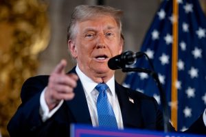 US President-elect Donald Trump said on December 20 that the European Union should step up Us oil and gas imports or face tariffs on the bloc's exports that include goods such as cars and machinery. (Photo by Andrew Harnik/Getty Images)
