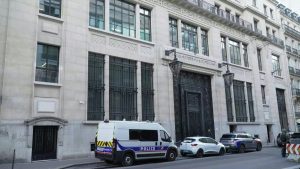 A suspected terrorist attack was narrowly foiled in Paris, in front of the Bank of America during the night of Friday 27 to Saturday 28 March, highlighting ongoing security concerns in Europe (ADRIEN MARCHAND AFP)