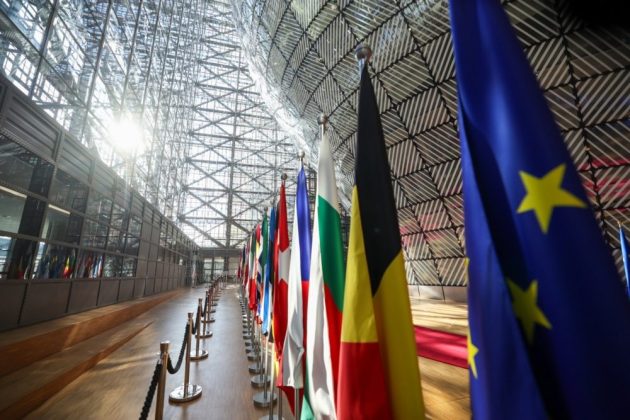 EU adopts new rules to boost voting rights for mobile citizens in municipal elections