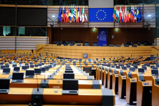 EP backs stronger farmer protections