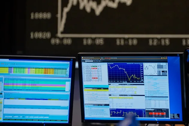 EU raises €8 billion in bond sale as investor demand tops €160 billion