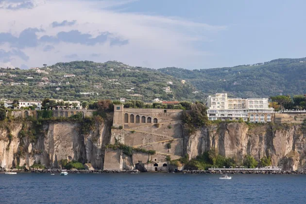Magnitude 6.2 earthquake strikes off Calabria coast