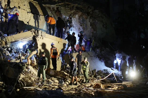 Twin earthquakes kill dozens in Venezuela